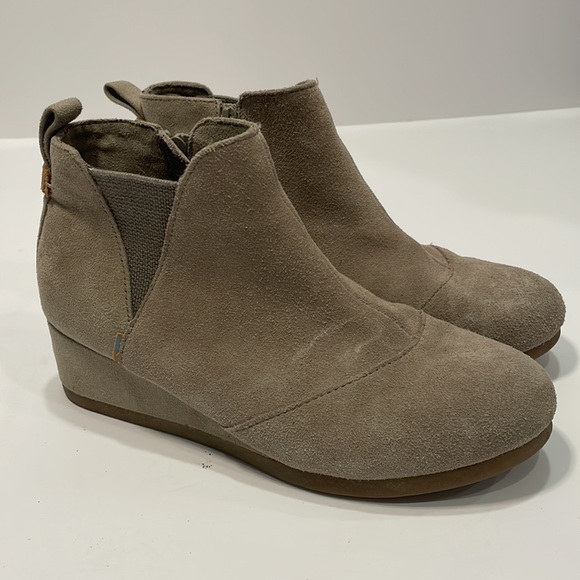 TOMS Kelsey Platform Booties size 4 (big kids) - Picture 2 of 10